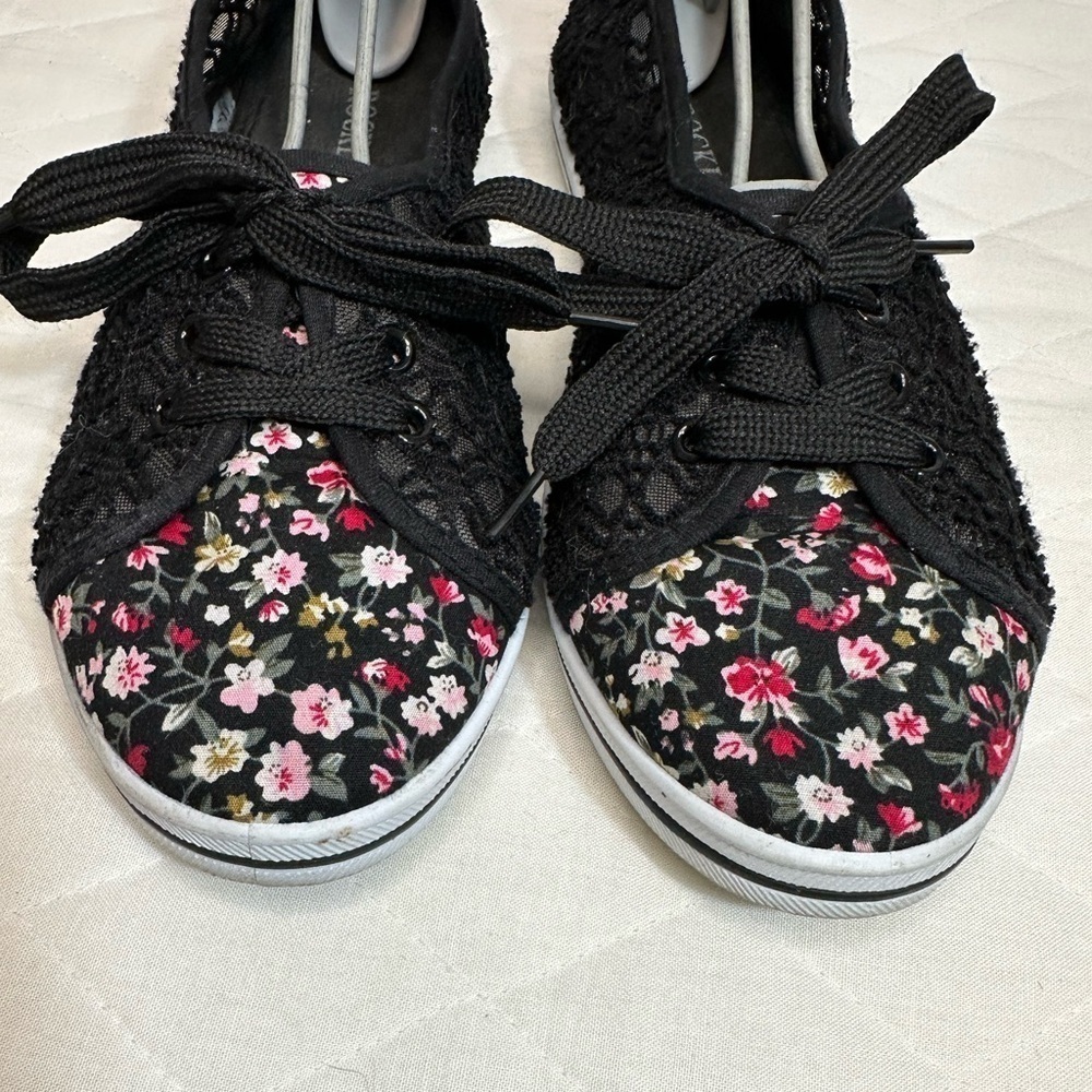 Rockland Womens Size 8.5 Flats Sneakers Shoes Fabric Lace Material Flats Retro - Picture 3 of 10